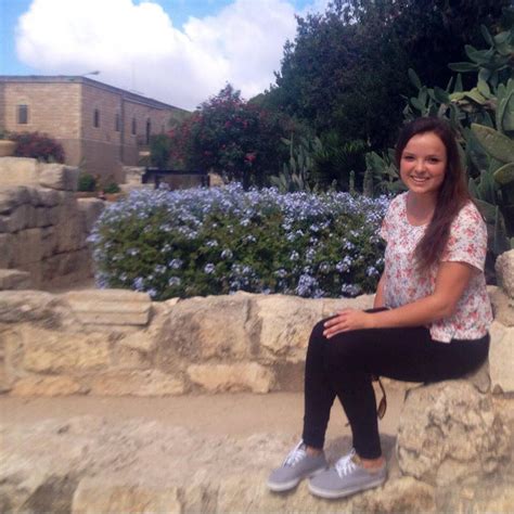 Sarah Dawn Loves Israel And Is Going Back To Volunteer In A Hospital