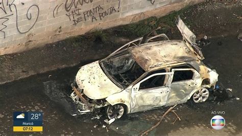 Corpos Carbonizados S O Encontrados Dentro De Carro Incendiado Na