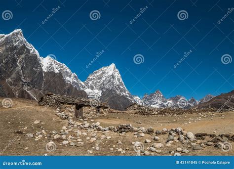 Sherpa Stone House in Nepal Stock Image - Image of himalaya, trek: 42141045