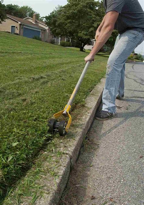 How To Edge A Lawn In Simple Steps The Lawn Mowing King