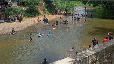 Momen Tahun Baru Wisata Sungai Buni In Kabupaten Tapin Diserbu