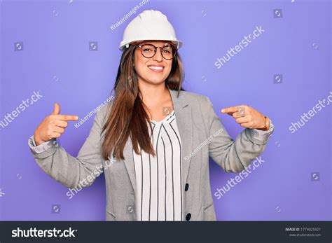 Im Genes De Ingeniera Orgullosa Latina Im Genes Fotos Y Vectores De Stock Shutterstock