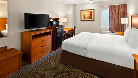 Magnuson Hotel Detroit Airport | Stress-Free Stays & Parking Near DTW