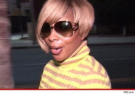 mary  blige charity accused  stiffing scholarship winners