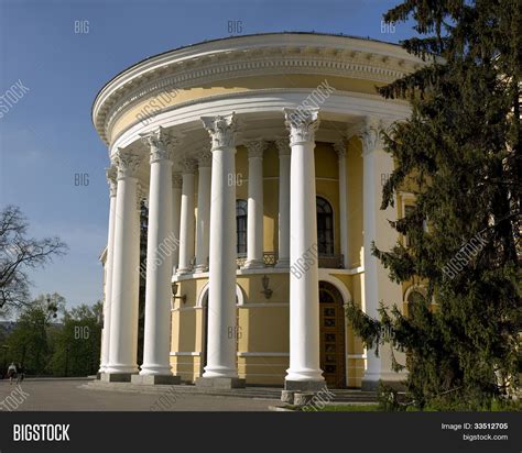 Здание С Колоннами В Москве - 65 фото