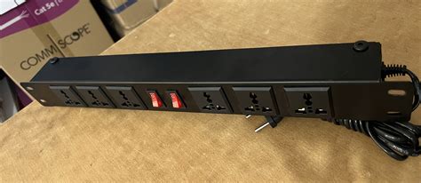 Thanh Nguồn Tủ Rack 6 Port đa Năng Không Cb