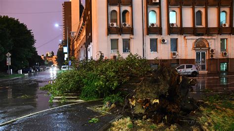 Proglašena vanredna situacija u Novom Sadu zbog posledica oluje