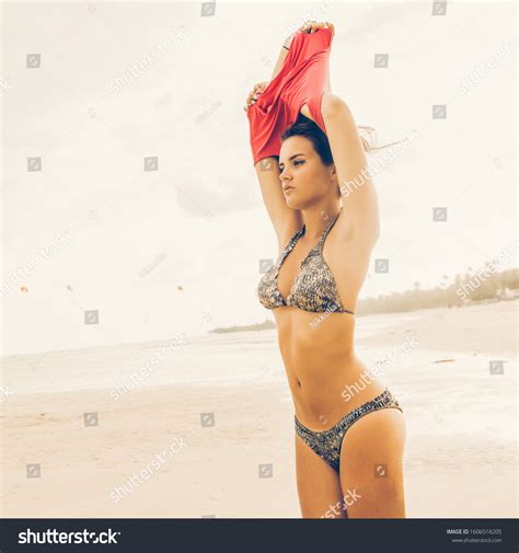 Sexy Fit Lady Sensual Bikini On 스톡 사진 1606518205 Shutterstock