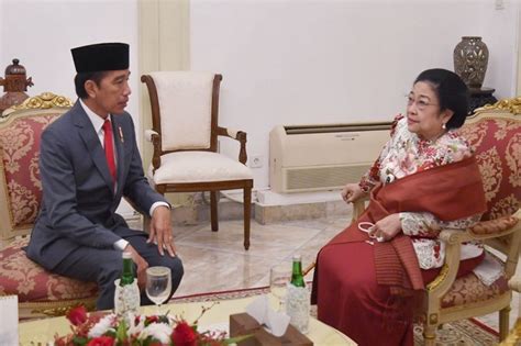 Jawab Isu Kerenggangan Dengan Jokowi Megawati Hanya Geleng Geleng Kepala