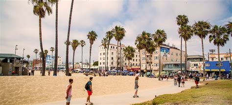 Getting Lost on the Venice Boardwalk | Venice V Hotel