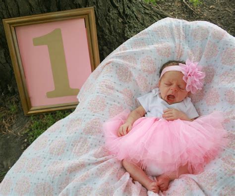 Amy's Creative Pursuits: One Month Old Baby Photo Shoot