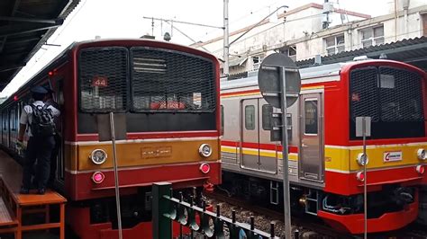 Keberangkatan Krl Commuter Line Tujuan Bogor Dari Jalur Stasiun