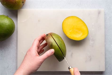 How To Cut And Prepare Fresh Mango