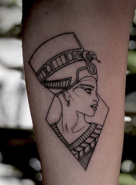 Pin By Madu On Salvamentos R Pidos Nefertiti Tattoo Medusa Tattoo