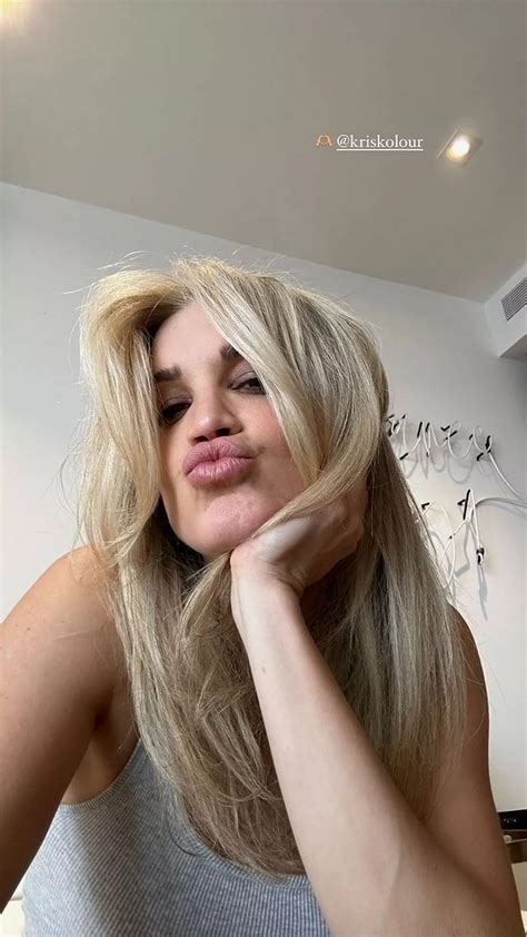 Pussycat Dolls Ashley Roberts Strips Completely Naked In Steamy Bathtub Snap Daily Star