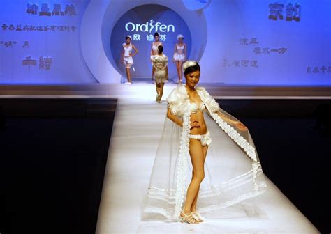 Hottest Lingerie Designs Models In Enticing Lingerie Heat Up China Fashion Week 2012 For