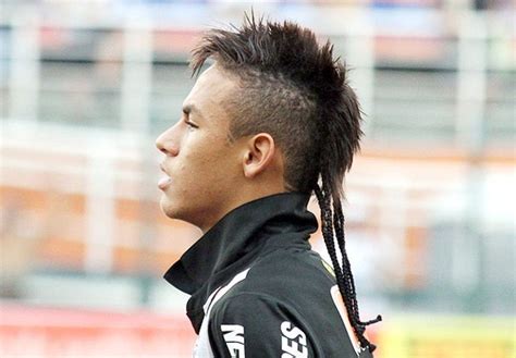 Voici Les 18 Pires Coupes De Cheveux De Footballeurs Attention Les