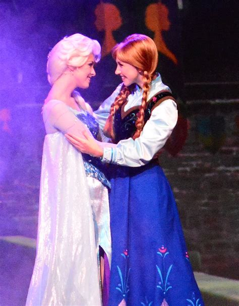 Frozen Summer Of Fun Live Sing A Long Featuring Anna Elsa And Kristoff