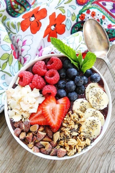 Smoothie Bowl With Berries And Bananas {healthy} Two Peas And Their Pod