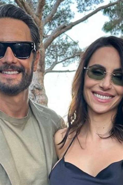 Rodrigo Santoro causa furor ao exibir barriga de grávida de sua esposa