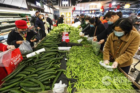 记者观察：武汉超市生活物资供应充足，价格平稳