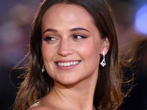 Alicia Vikander new ex machina ava was created in 1998 - - Image Search ...