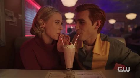 Riverdale Trailer Del Gran Finale Di Serie Cinefilos It