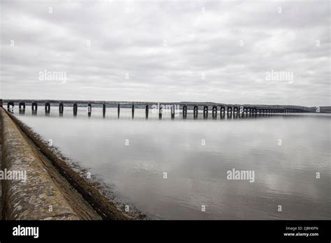 river tay railway bridge perth scotland Stock Photo - Alamy