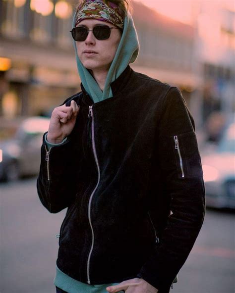 Lgbt Men Street Mens Street Style Henrik Holm Skam Skam Cast Isak