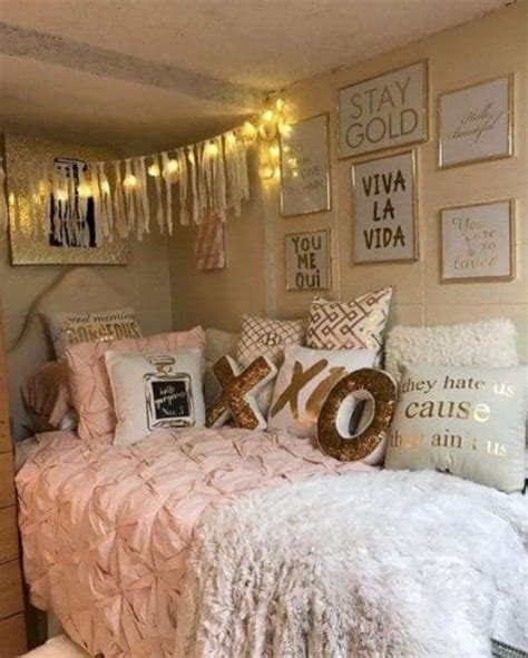 31 Insanely Cute Dorm Room Ideas For Girls To Copy This Year By Sophia Lee College Dorm Room