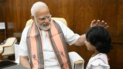 ‘do You Know Who Im Pm Modi Asks 5 Year Old Girl Her Reply Latest News India Hindustan