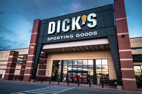 Dick S Sporting Goods To Acquire Outdoor Retailer Moosejaw