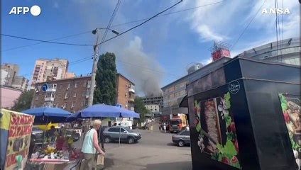 Ucraina Colonne Di Fumo Dopo Gli Attacchi Missilistici Russi