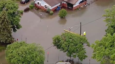 Chicago Weather Heavy Rain Floods Streets Homes In South Suburbs