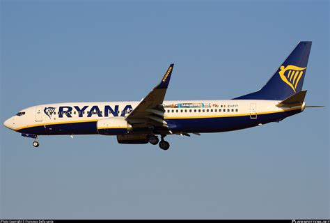 EI FIT Ryanair Boeing 737 8AS WL Photo By Francesco Della Santa ID