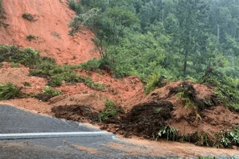 Saiba quais são as rodovias interditadas e trechos trânsito intenso