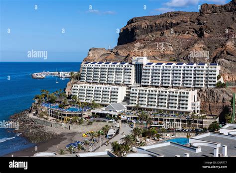 View towards the Hotel Taurito Princess, Puerto Rico, Gran Canaria ...