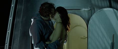 Nude Video Celebs Klara Issova Nude Grandhotel 2006