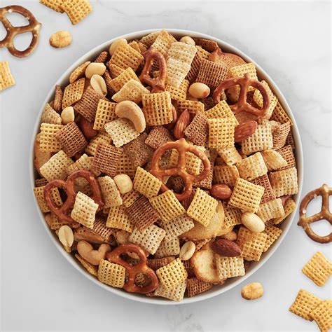 4 Easy Thanksgiving Chex Mix Recipes To Try This Year