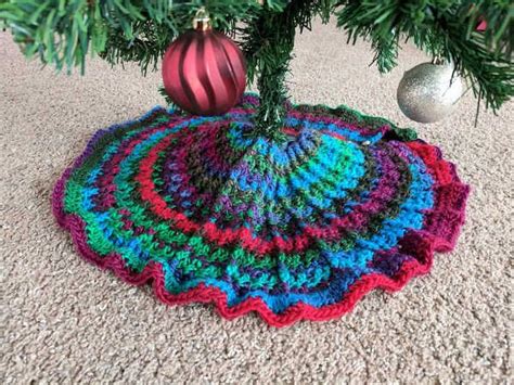 Crochet Christmas Tree Skirt Pattern In Christmas Tree Skirt