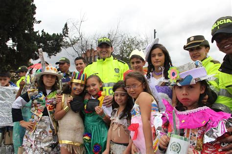 Polic A De Infancia Y Adolescencia La Polic A Nacional Es Flickr