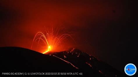 Gunung Ile Lewotolok Di Lembata Kembali Lontarkan Lava Pijar Kumparan