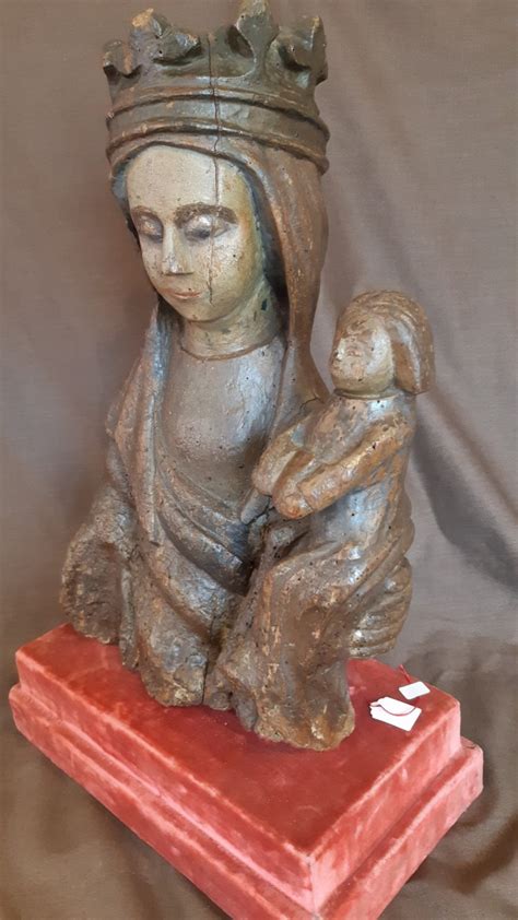 Vierge L Enfant En Bois Sculpt Polychrome Du Xve Si Cle N