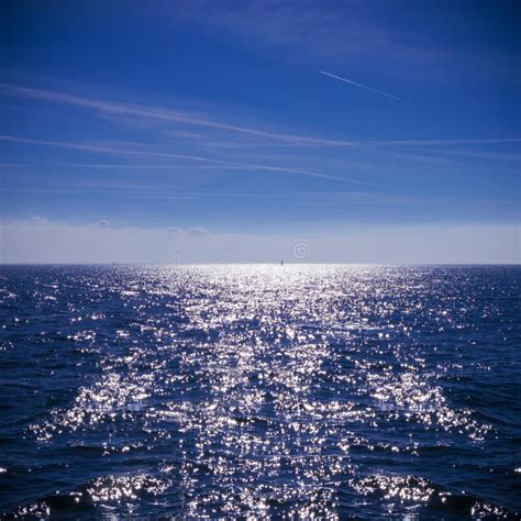 O Que Significa Mar Aberto - Mar aberto foto de stock. Imagem de terra, paisagem, aberto - 14414494