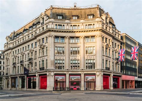 55 Bus Service: Route from Leyton to Oxford Circus 21