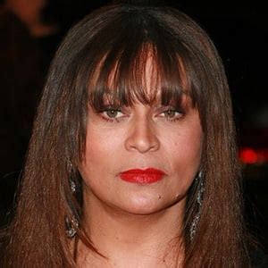 Tina Knowles - Age, Family, Bio | Famous Birthdays