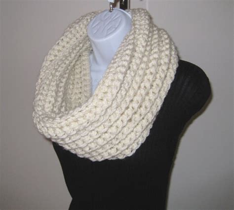 White Crochet Cowl Crochet Scarf Unisex scarf by MamaMiaGalleria