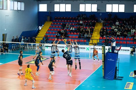 Volley La Omifer Palmi Rimedia Un Altra Sconfitta Contro Siena