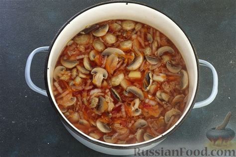 Рецепт: Постный борщ с пекинской капустой и грибами на RussianFood.com