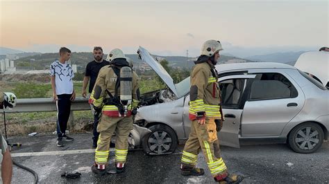 ARAÇLARDAN BİRİ ÇARPIŞMANIN ETKİSİYLE ALEV ALDI Düzce Öncü Haber